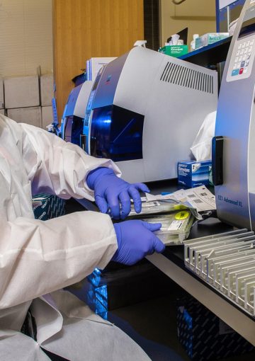 De-escalation of antiplatelet therapy after acute coronary syndrome